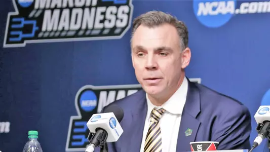 Russell-Turner-MBB-Head-Coach