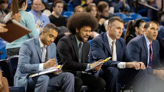 Alex-Young-Mbb-2019-20-coaching