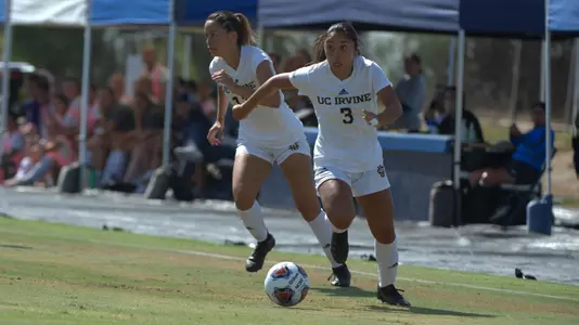 camberos-mendoza-uci-wsoc-2021-big-west-potw-oregon-state