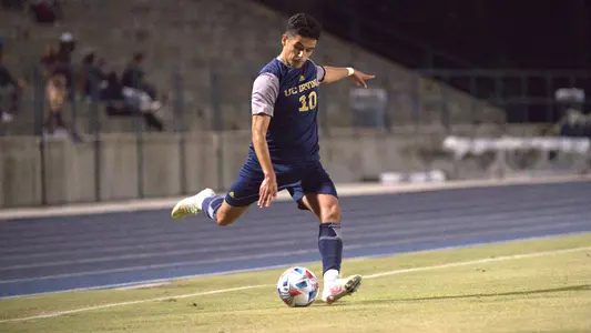 beto-alvarenga-uci-msoc-2021-uc-davis-potw