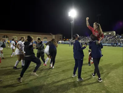 glo-hinojosa-uci-wsoc-2021-ncaa-ucla