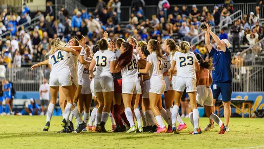 uci-wsoc-2021-ucla-wisconsin-ncaa-team-celebration