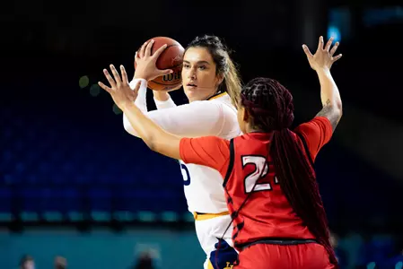 tara-dusharm-wbb-2021-isu