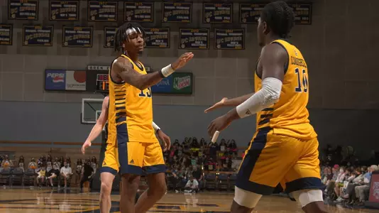 austin-johnson-ofure-ujadughele-uci-mbb-2021-22-boise-duquesne-buffalo