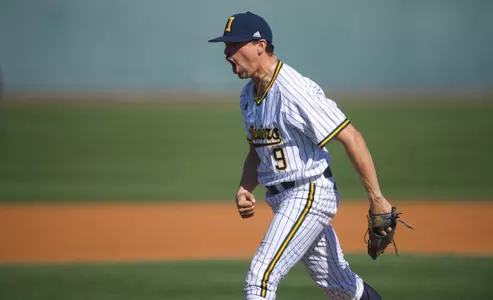 michael-frias-uci-bsb-2021-washington-stanford