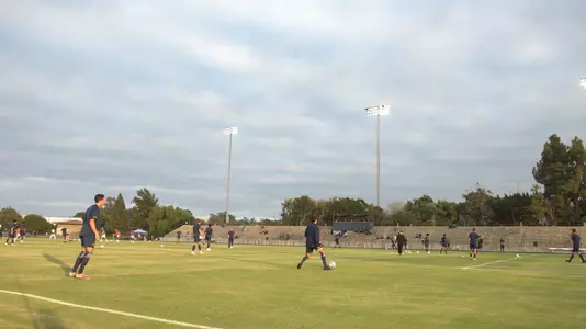 uci-msoc-2021-anteater-stadium-field-soccer-warmup