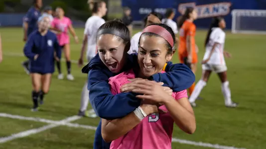 halli-stewart-alex-jaquez-uci-wsoc-2022-csf-big-west-tournament