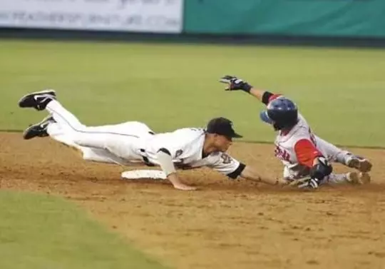 orloff-uci-bsb-tag-diving-valleycats-hall-of-fame-pro-ball
