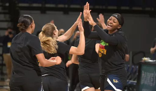 mel-kapinga-wbb-2022-csuf