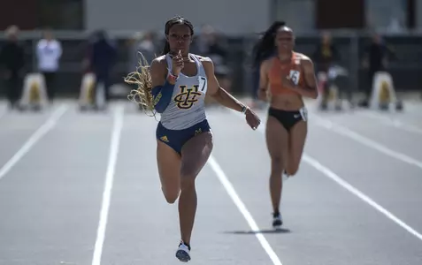 aryel-coats-wtrack-2022-beach-opener