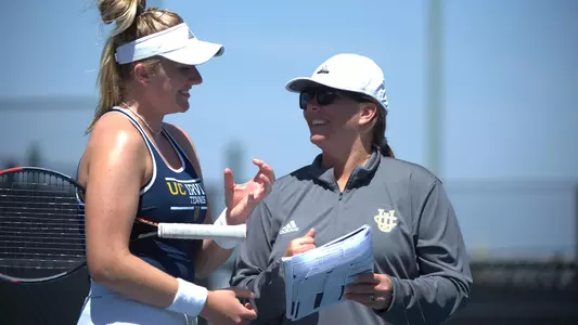 coach-ferris-emily-fowler-uci-wten-2022-cal-poly-bwt