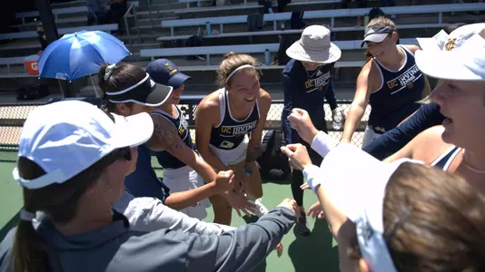 mia-totah-uci-wten-2022-team-huddle