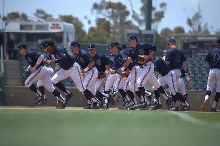 uci-bsb-team-huddle-2022-ucsb