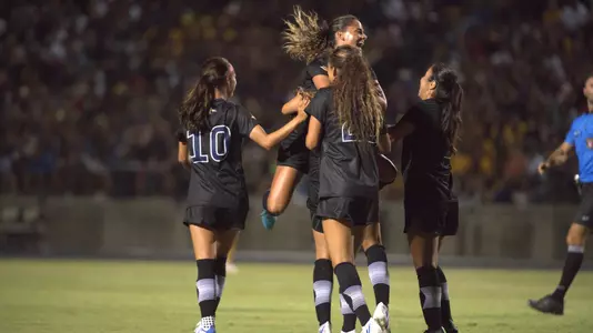 destinee-manzo-fung-thompkins-mendoza-uci-wsoc-2022-cal-anteater-stadium-fans