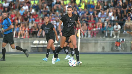 gianna-creighton-uci-wsoc-2022-anteater-stadium-cal-csf-nicholls