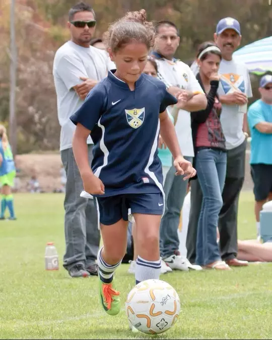 destinee-manzo-uci-wsoc-2022-youth-soccer
