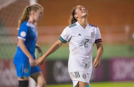 destinee-manzo-uci-wsoc-2022-mexico-game