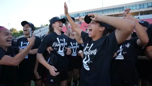 uci-wsoc-2023-big-west-championship-cal-poly-celebration-team
