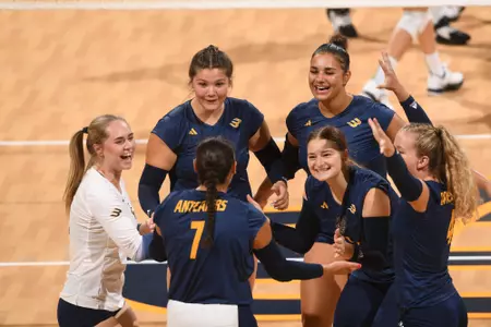 WVB-Celebrate-Huddle-23