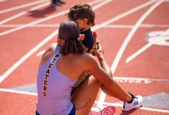 jolie-robinson-wtrack-2023-finish-line