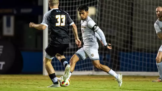 mario-anaya-uci-msoc-2024-scholarallamerican-unitedsoccercoaches-ucsantabarbara-bigwestsemifinals-scholarallwestregion