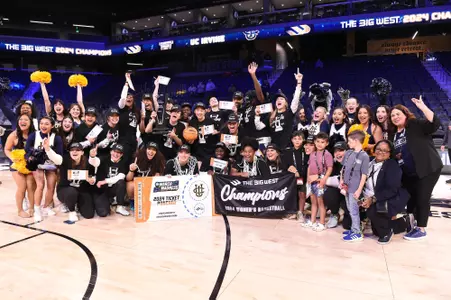 2024-big-west-champions-wbb-team-photo-splash