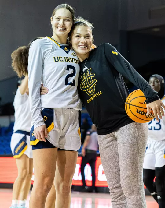wbb-hernandez-sisters