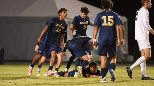 isaac-powell-gustavo-gonzalez-justin-conyers-darwin-lopez-uci-msoc-2025-ucdavis