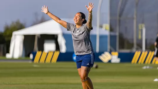 aislynn-crowder-uci-wsoc-2025-lmu-hawaii