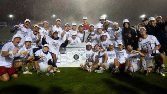 uci-msoc-2025-bigwestchampions-championship-team-celebration-trophy