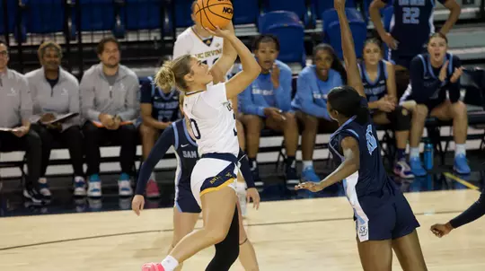 hunter-hernandez-wbb-2025-ua-preview