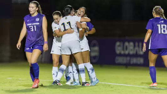 fiona-shin-mia-colombini-uci-wsoc-2025-grandcanyon