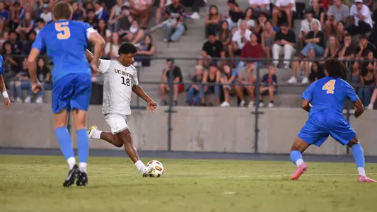 isaac-powell-uci-msoc-2025-ucla-anteaterstadium