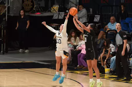 Lauryn Madsen vs Hawai'i