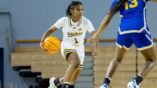 ameerah-grant-wbb-2026-at-uh-preview