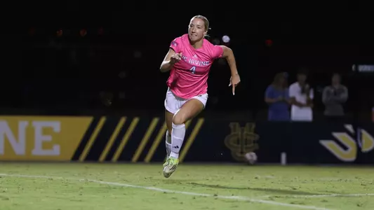 Elizabeth Hayes is on the hunt in a 2026 match vs. Long Beach State