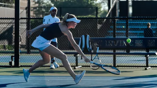 UC Irvine Women's Tennis Drops Big West Opener at UC Davis, 4-3