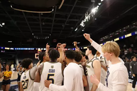 Huddle-MBB-25-26