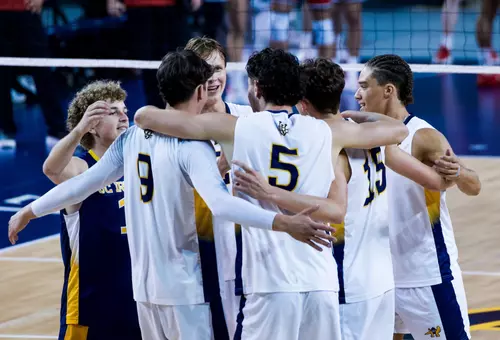 MVB-Huddle-26