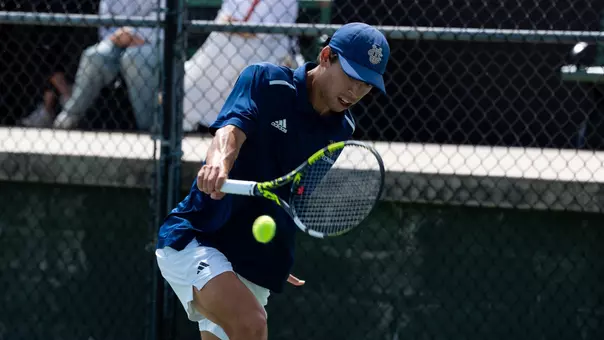 Max Fardanesh backhand