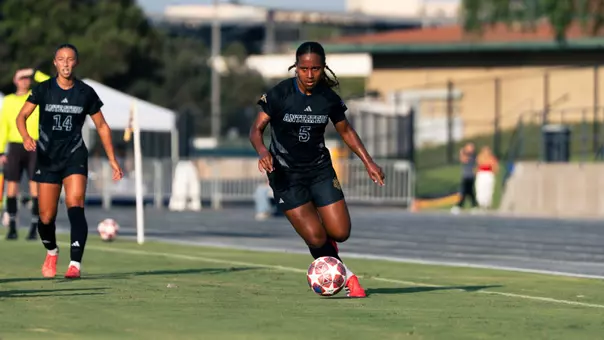 Mimi Dominguez heads upfield in an exhibition match vs. Arizona in 2026