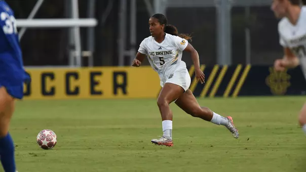 Mimi Dominguez cuts across the pitch in a 2026 match vs. Cal State Bakersfield