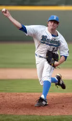 No. 3 UCLA Baseball Loses Series Opener at No. 17 Oregon State, 4-1