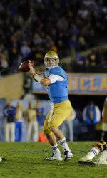 UCLA Falls to No. 8 Oregon, 49-31