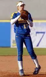 Softball Hosts Washington, Travels to Bay Area