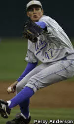 Bauer Pitches No. 23 UCLA Baseball Past No. 20 Arizona, 4-0
