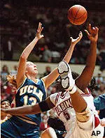 Women's Basketball Falls to Alabama on Controversial Shot