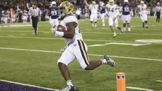 No. 18 Bruins Move to 8-2 with 44-30 Victory over Washington