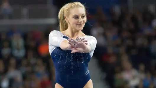 Samantha Peszek