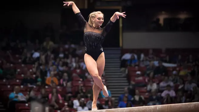 UCLA Gymnast Samantha Peszek to Return in 2015
